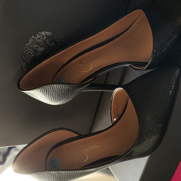 Jessica Simpson Black Patent Heels - Picture 2 of 5